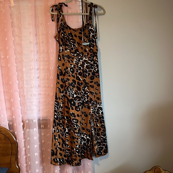 Midi dress - Picture 2 of 5